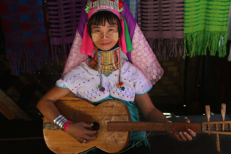 Kayan au long cou