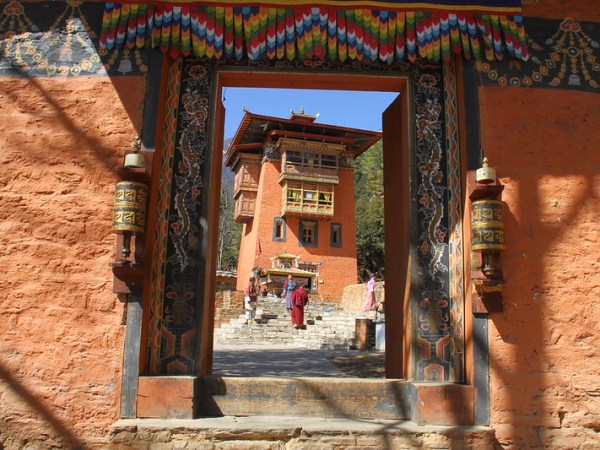 Bhoutan – Bienvenue à Thimphu, à condition de montrer écharpe&nbsp;blanche